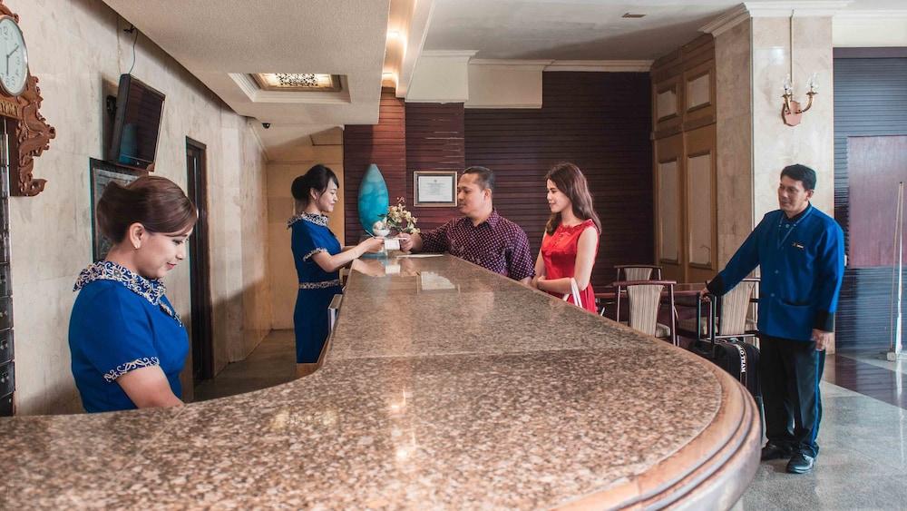 方舟塔酒店 Klandasan Kecil 外观 照片